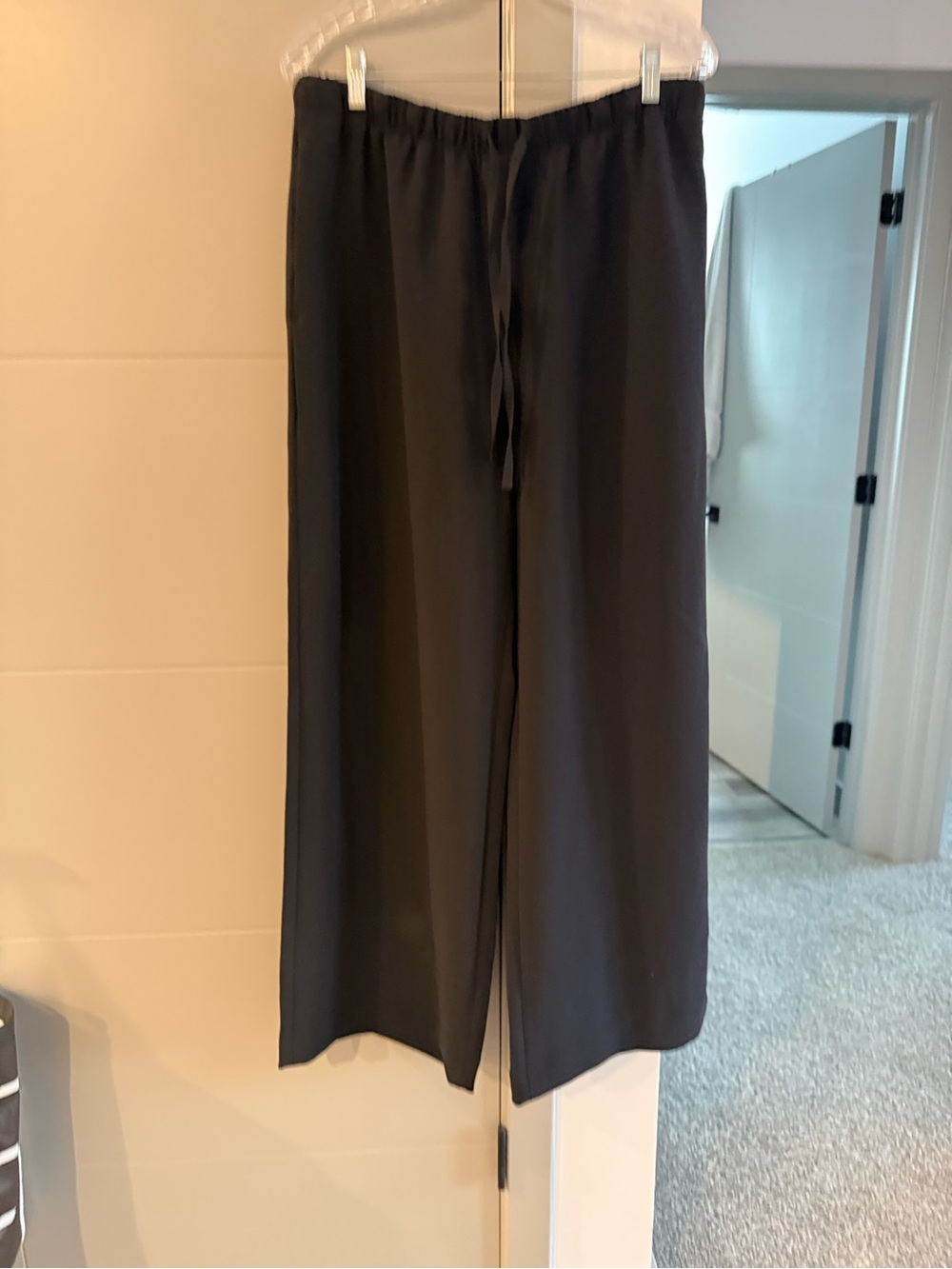 Aritzia Black Lodge Pant - Crepette - Like New